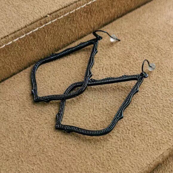 Kendra Scott Stud Earrings - Picture 3 of 3